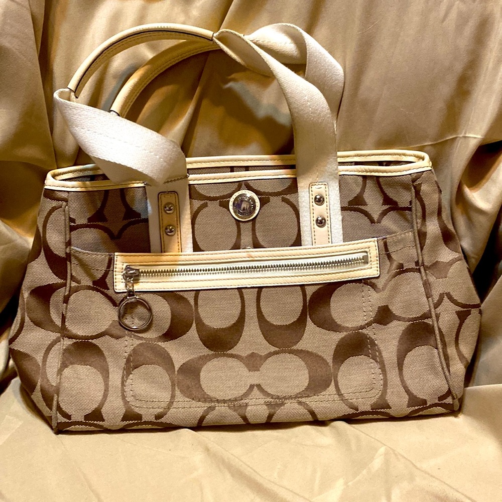 Authentic Vintage Daisy Coach purse